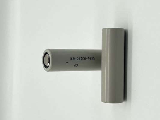 Bateria de lítio cilíndrica INR-21700-P45B 4500mAh 45A Bateria recarregável de íons de lítio Bateria de íons de lítio Beat P42A Células